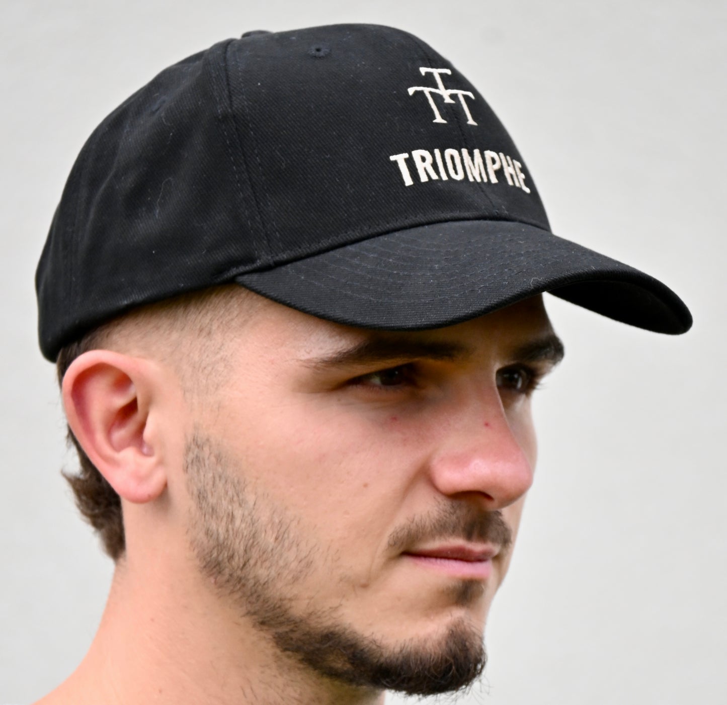 Casquette Noir Brodée Triomphe